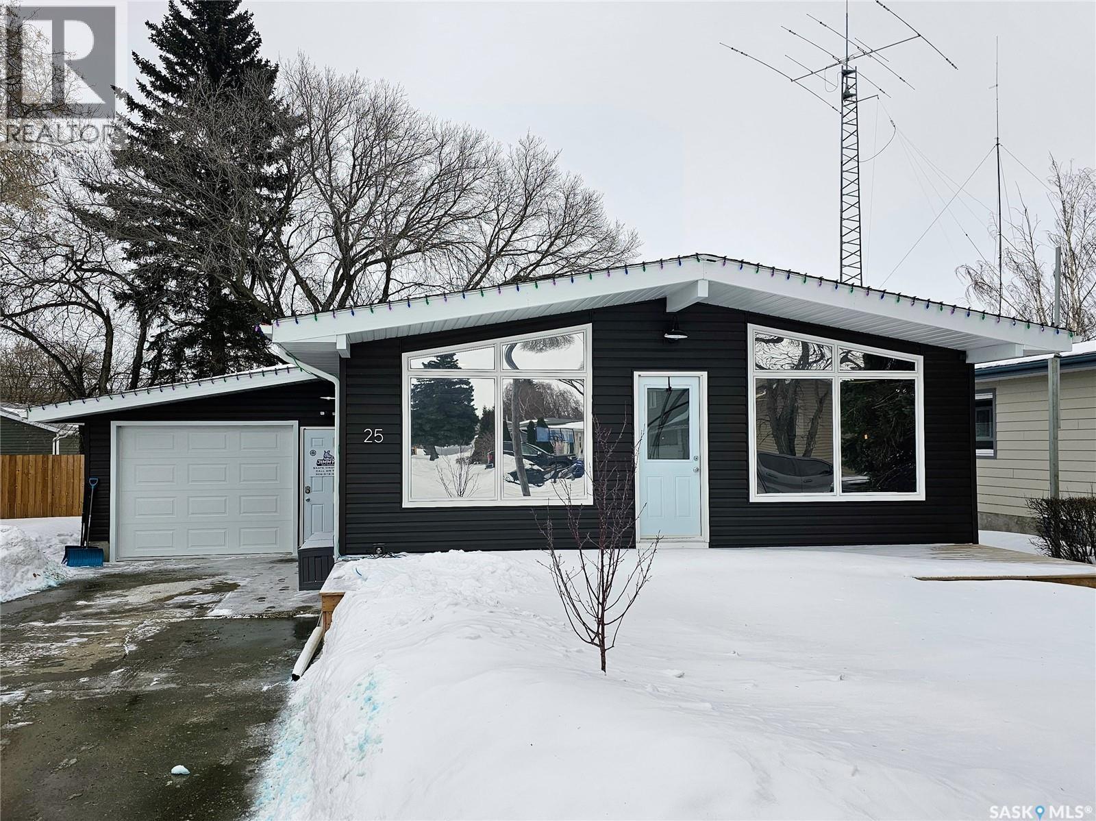 25 King Crescent, Humboldt, SK - Outdoor