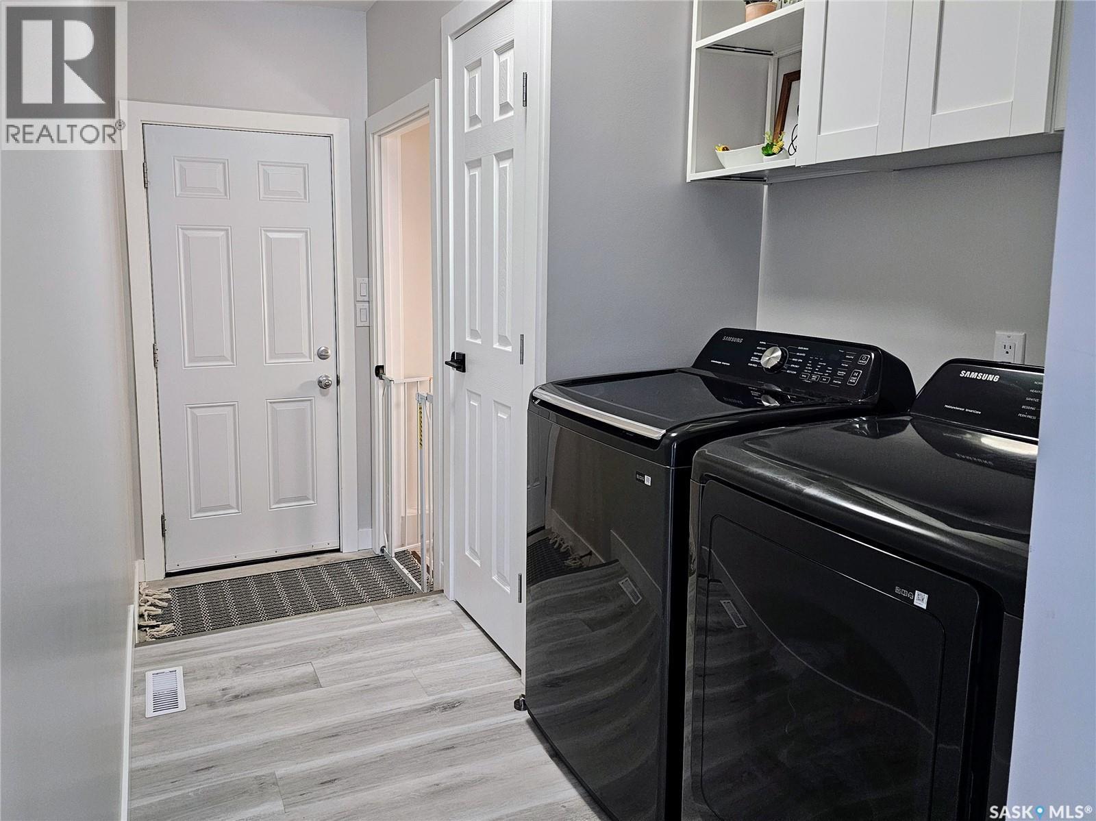 25 King Crescent, Humboldt, SK - Indoor Photo Showing Laundry Room