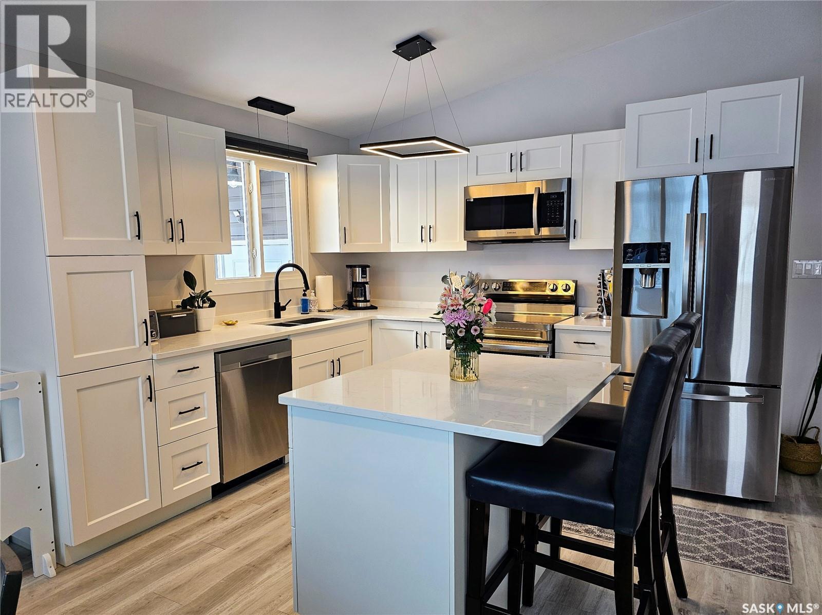 25 King Crescent, Humboldt, SK - Indoor Photo Showing Kitchen With Stainless Steel Kitchen
