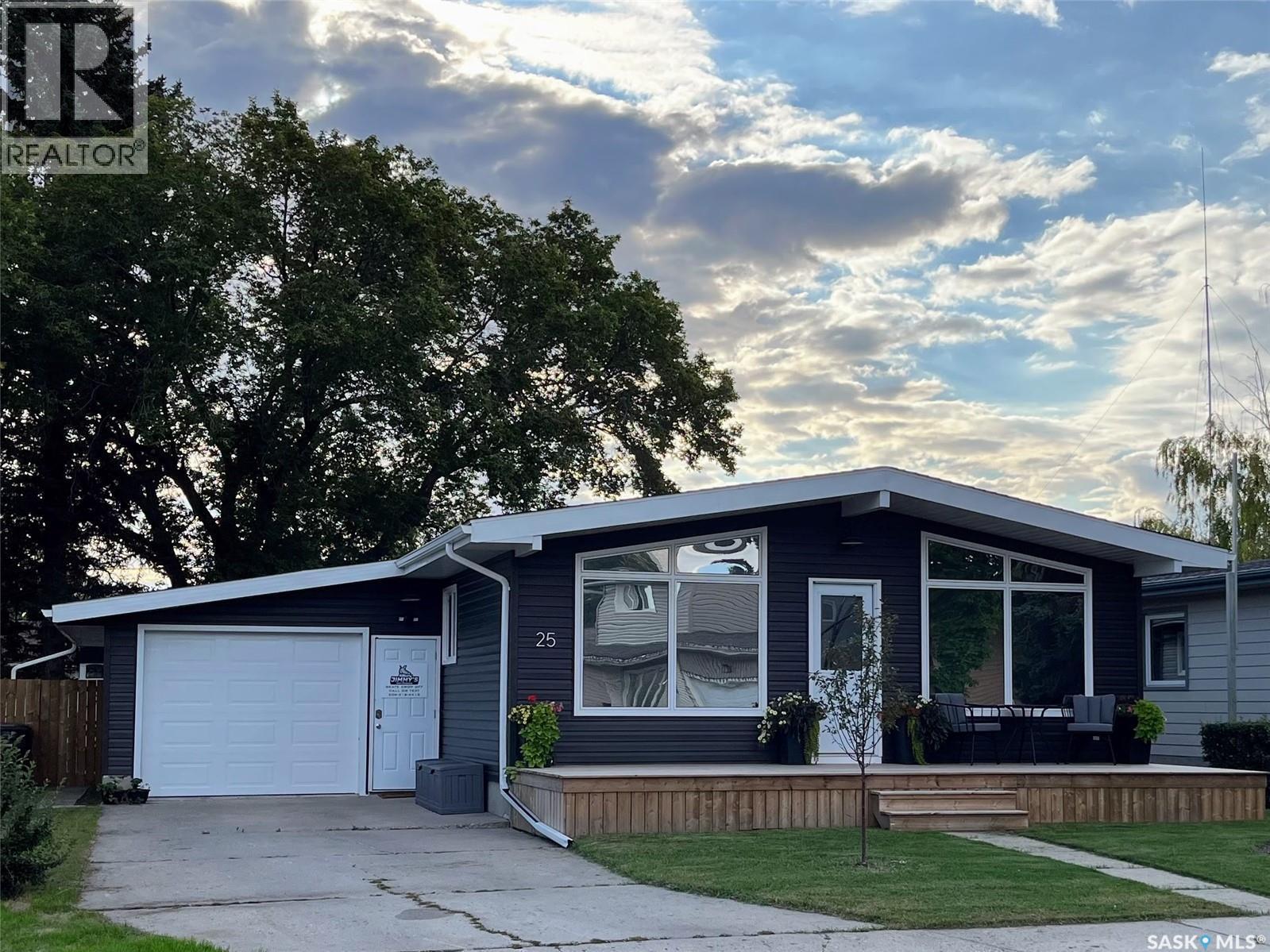 25 King Crescent, Humboldt, SK - Outdoor