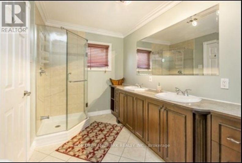 5291 Thornwood Drive, Mississauga, ON - Indoor Photo Showing Bathroom