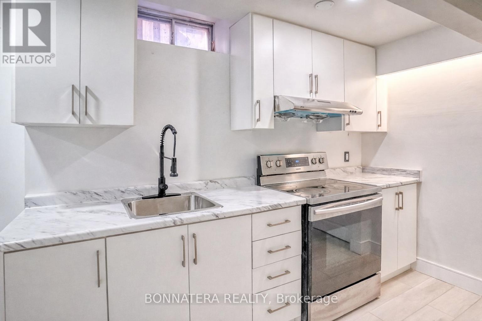6175 Ford Road, Mississauga, ON - Indoor Photo Showing Kitchen