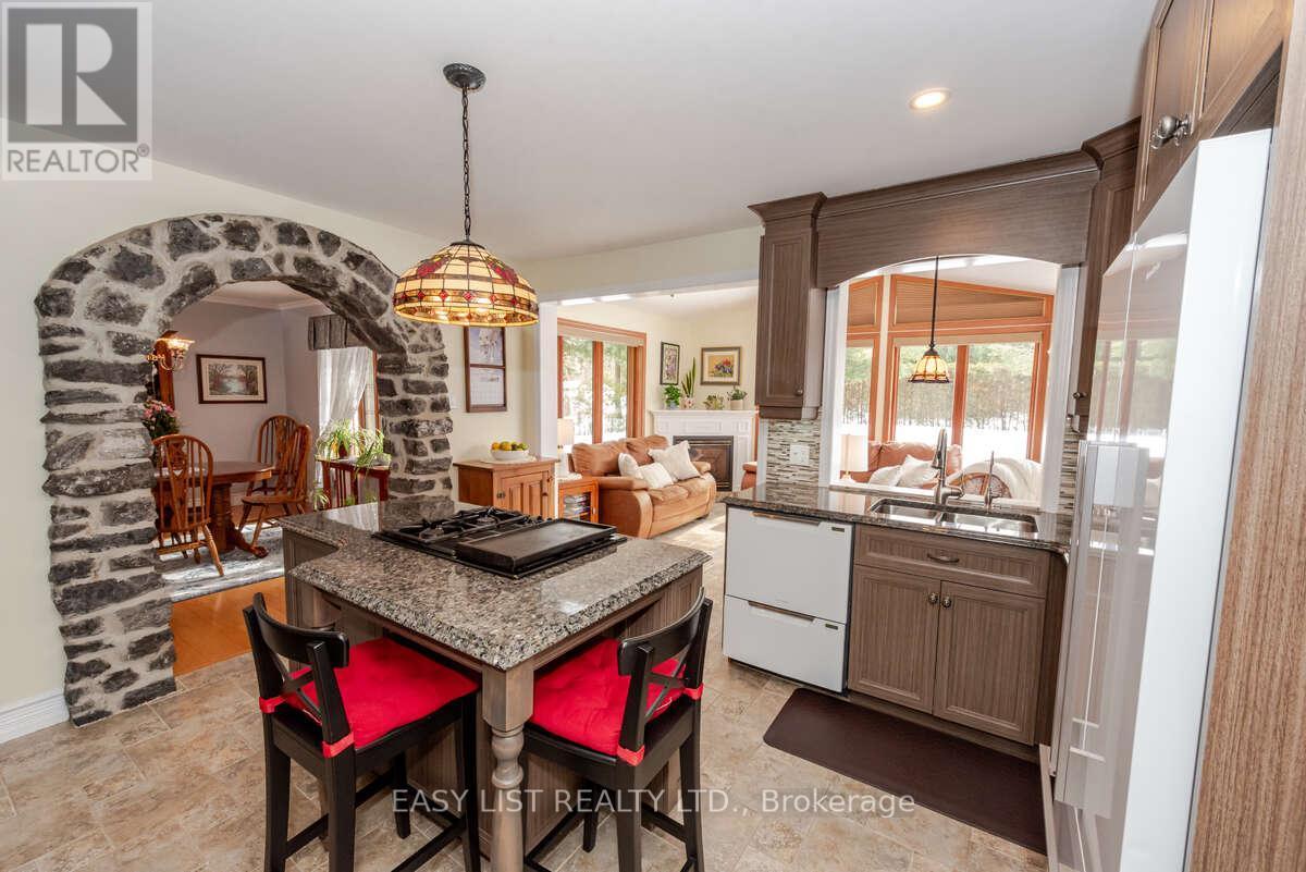 704 Pattee Road, Champlain, ON - Indoor