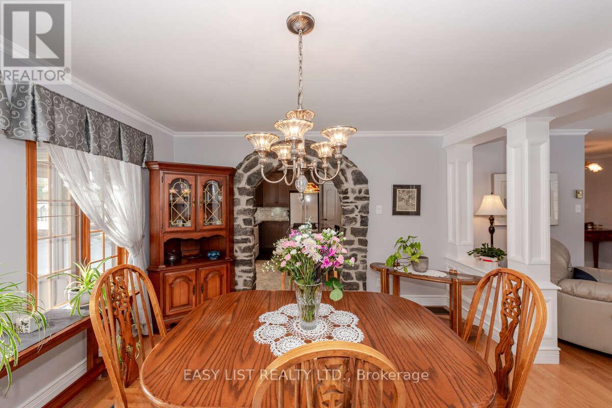 704 Pattee Road, Champlain, ON - Indoor Photo Showing Dining Room
