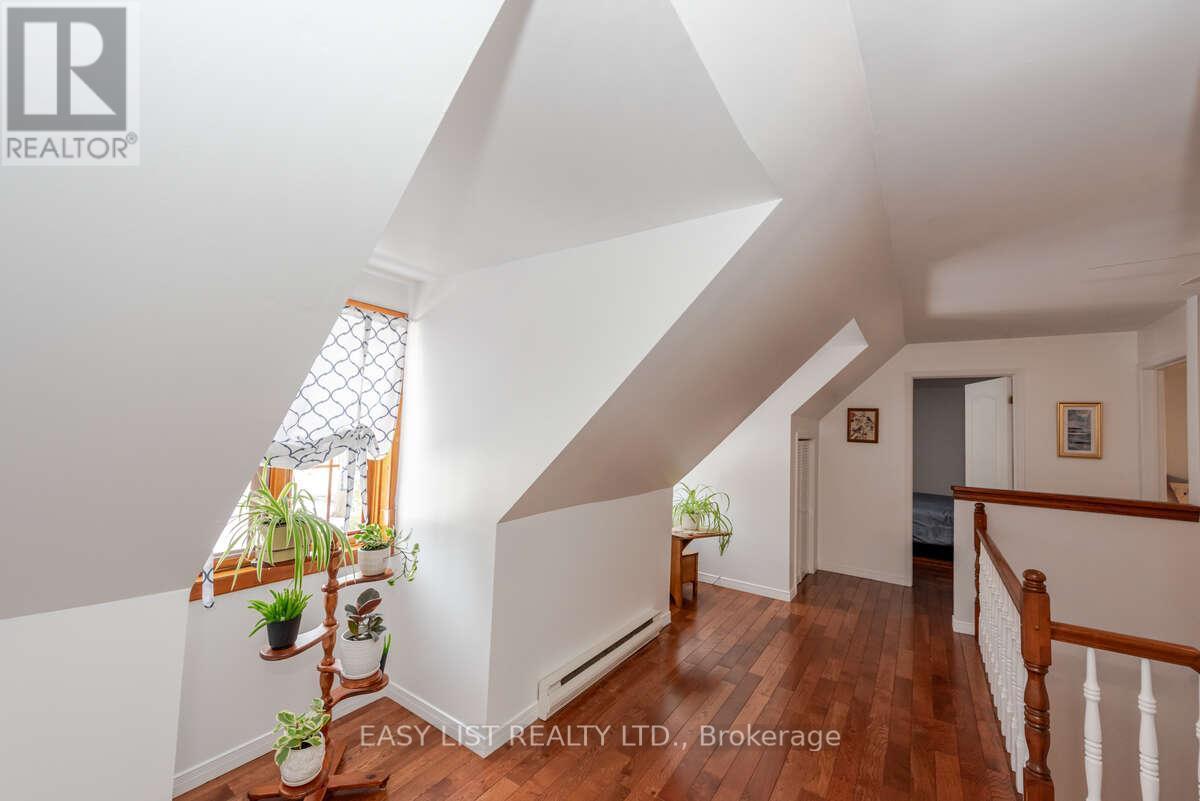 704 Pattee Road, Champlain, ON - Indoor Photo Showing Other Room