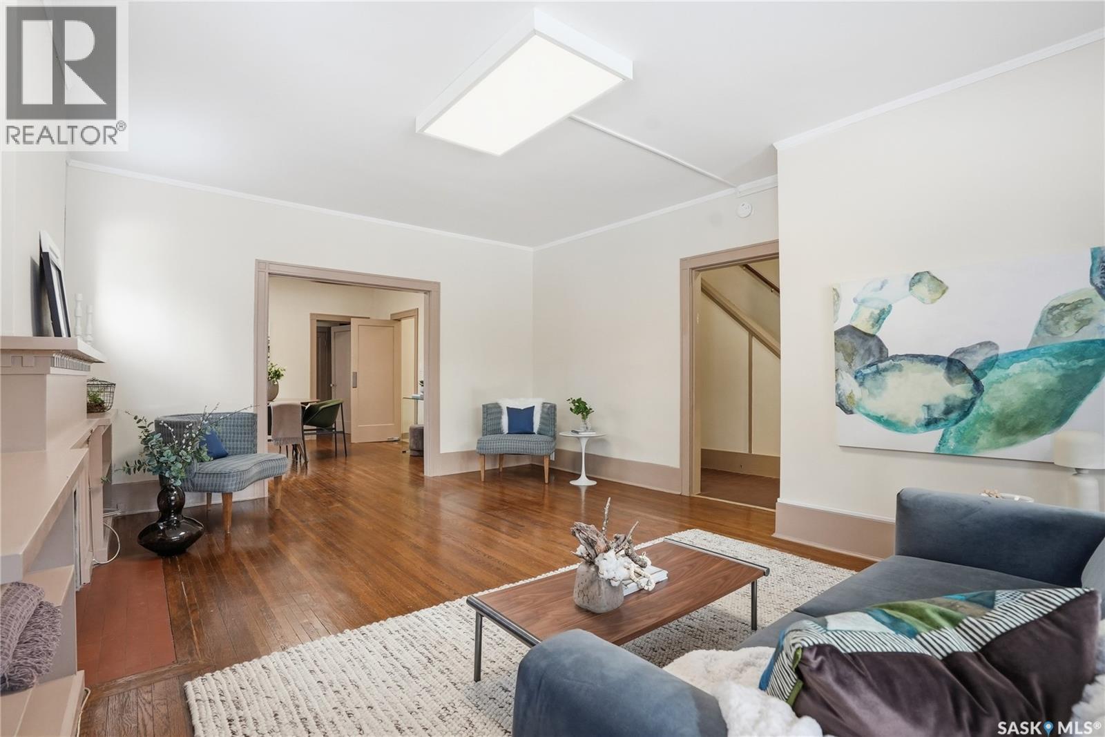 1213 Elliott Street, Saskatoon, SK - Indoor Photo Showing Living Room