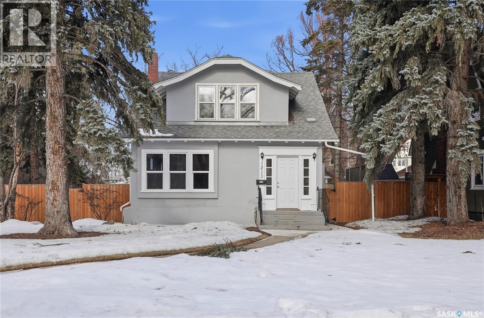1213 Elliott Street, Saskatoon, SK - Outdoor