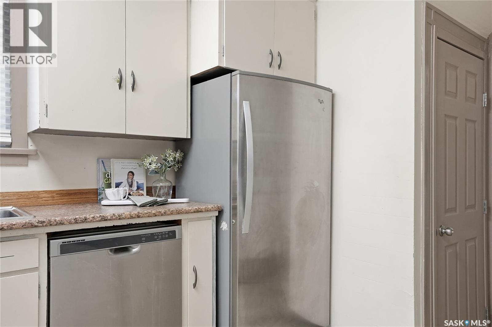 1213 Elliott Street, Saskatoon, SK - Indoor Photo Showing Kitchen