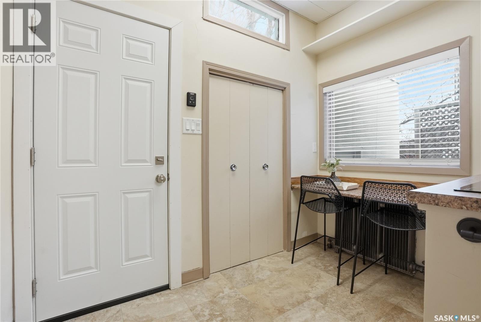 1213 Elliott Street, Saskatoon, SK - Indoor