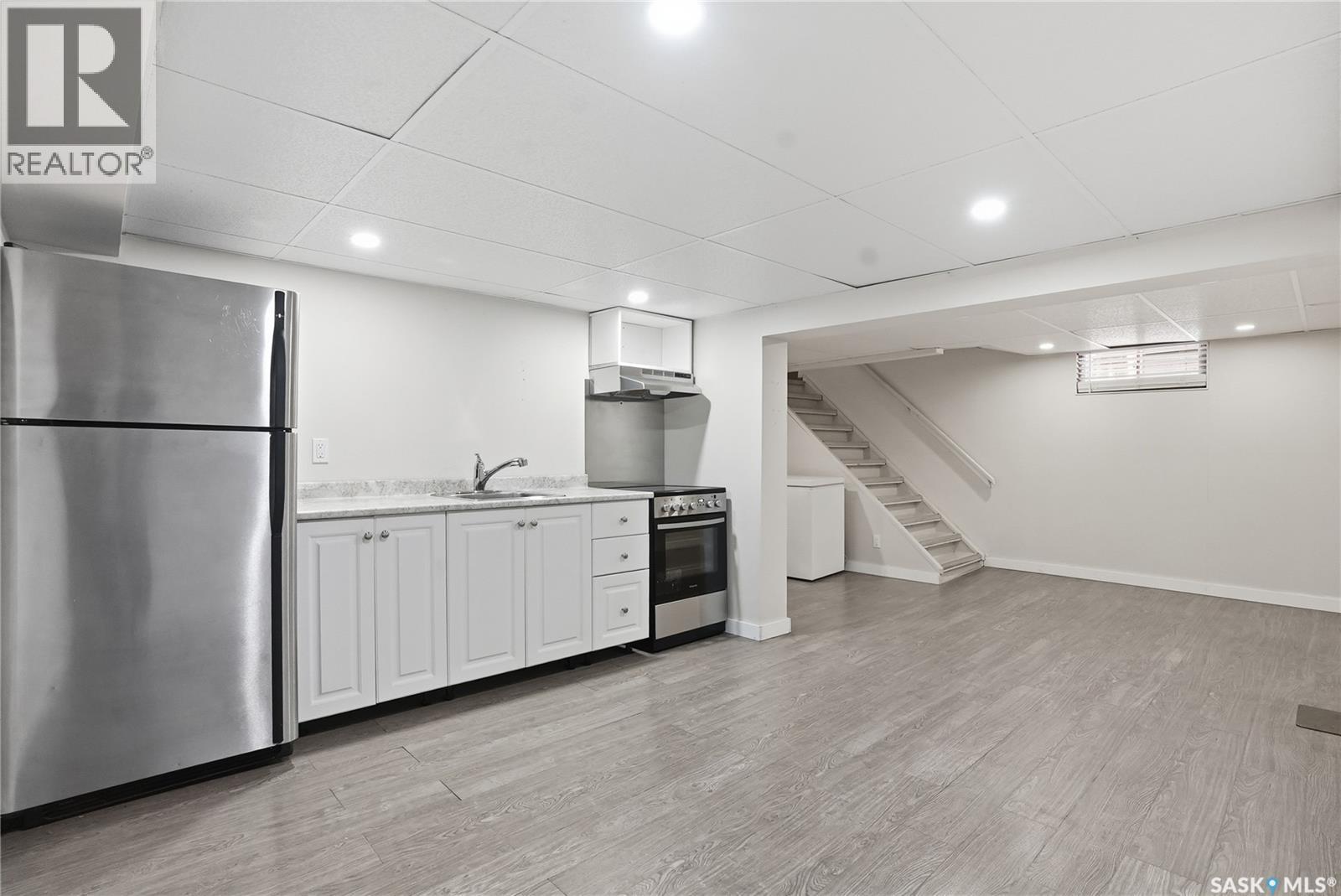 1213 Elliott Street, Saskatoon, SK - Indoor