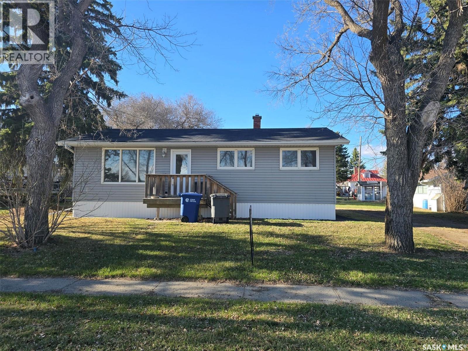 510 Vernon Street, Broadview, SK - Outdoor