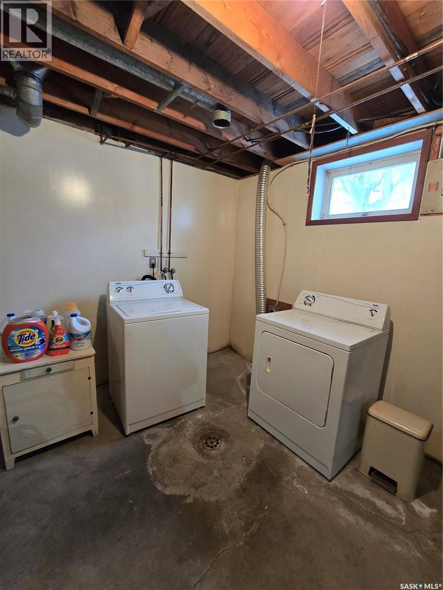 510 Vernon Street, Broadview, SK - Indoor Photo Showing Laundry Room
