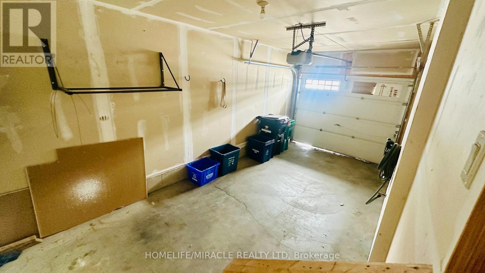 96 Eliza Avenue, Kitchener, ON - Indoor Photo Showing Garage