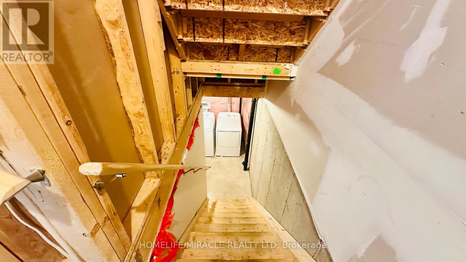 96 Eliza Avenue, Kitchener, ON - Indoor Photo Showing Other Room