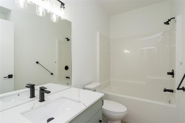 1975 Ross Ave, Winnipeg, MB