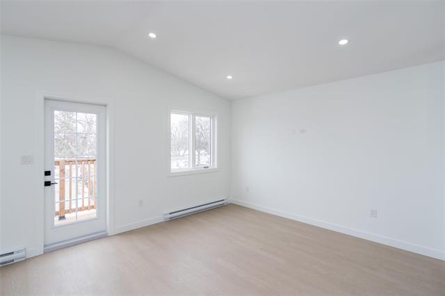 1975 Ross Ave, Winnipeg, MB