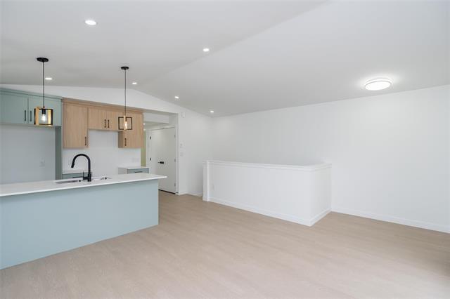 1975 Ross Ave, Winnipeg, MB