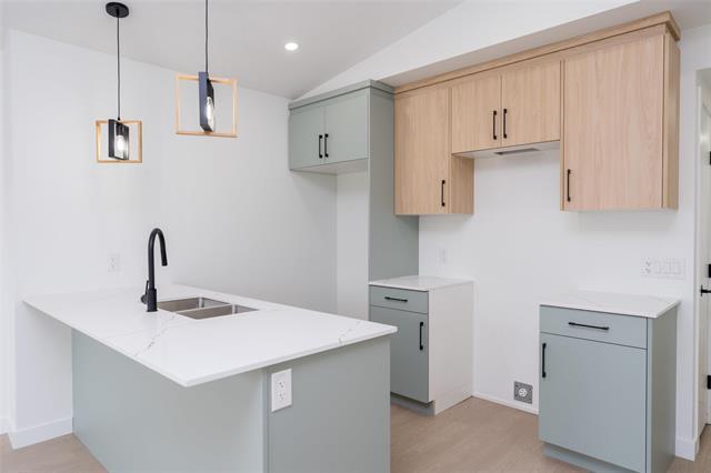 1975 Ross Ave, Winnipeg, MB