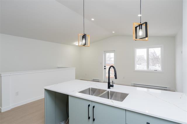 1975 Ross Ave, Winnipeg, MB