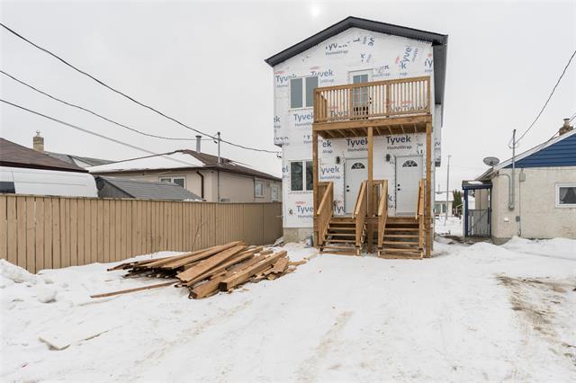 1975 Ross Ave, Winnipeg, MB