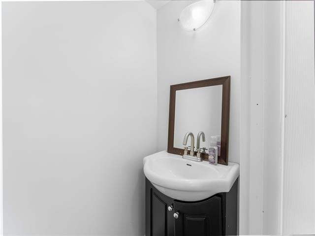 658 Government Ave, Winnipeg, MB