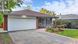 18 BRENHAM CRESCENT Toronto, ON M2M 2L1