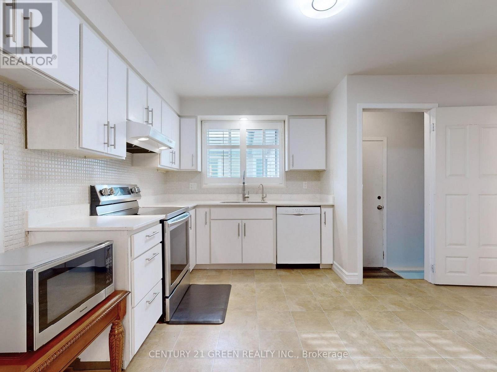 591 Dogwood Lane, Waterloo, ON - Indoor Photo Showing Kitchen
