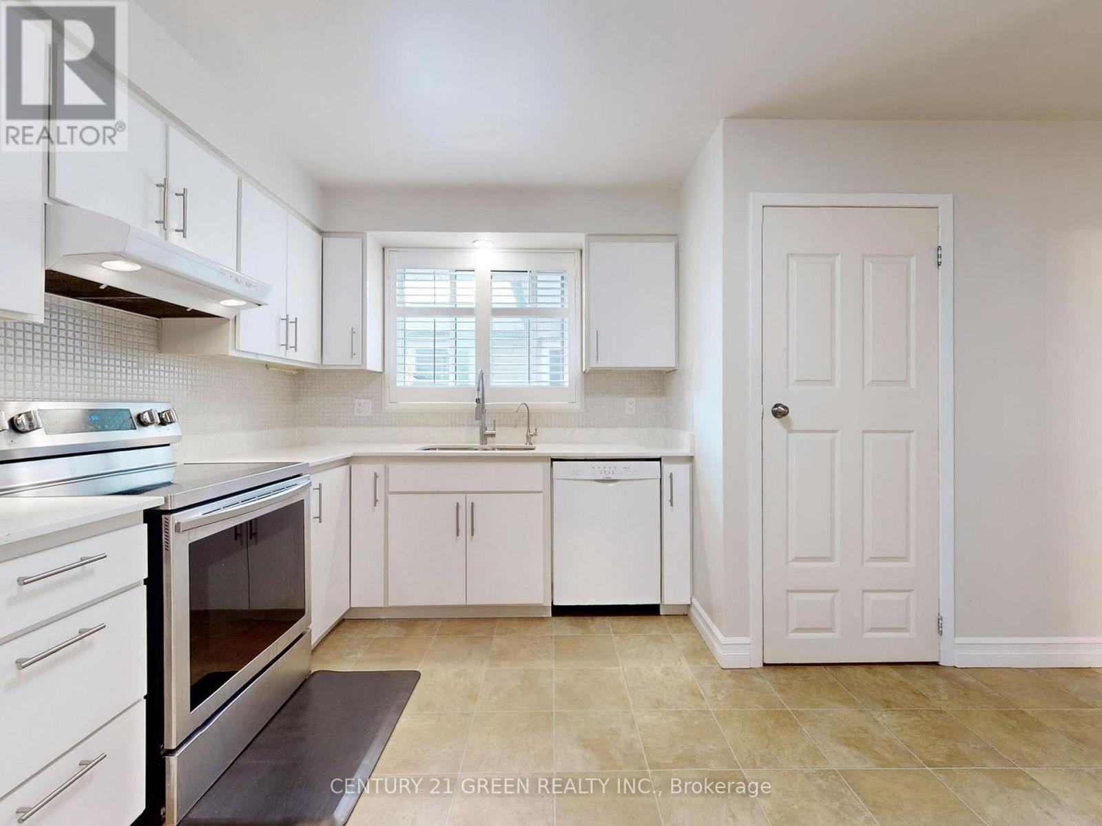 591 Dogwood Lane, Waterloo, ON - Indoor Photo Showing Kitchen