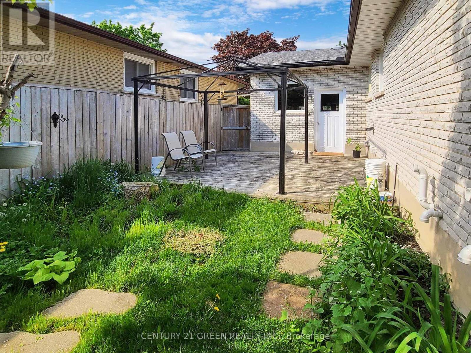 591 Dogwood Lane, Waterloo, ON - Outdoor With Exterior