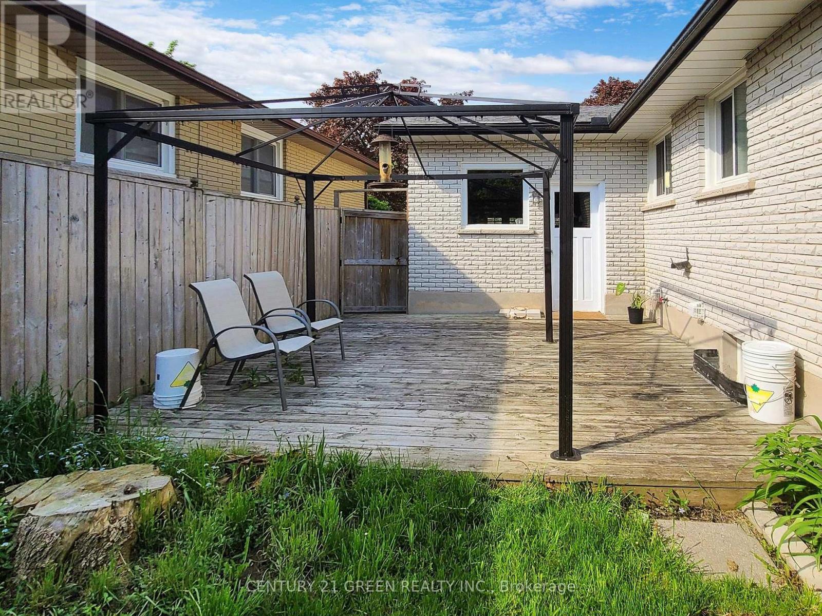 591 Dogwood Lane, Waterloo, ON - Outdoor With Exterior