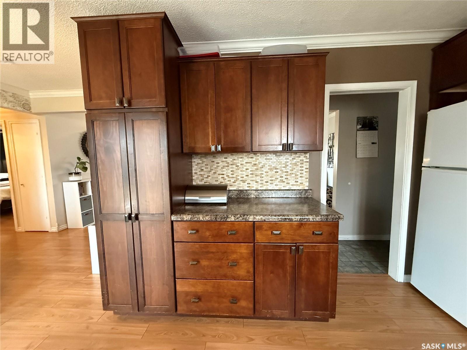 134 Perry Crescent, Estevan, SK - Indoor Photo Showing Kitchen