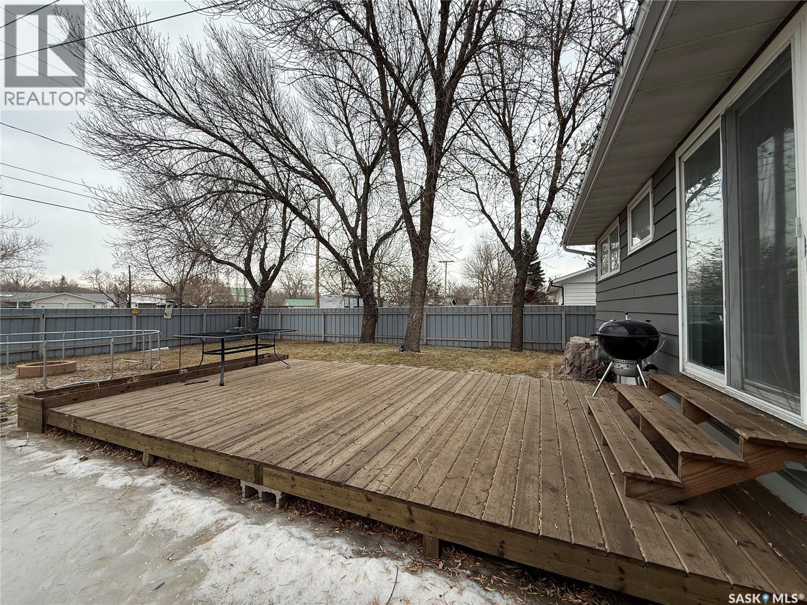 134 Perry Crescent, Estevan, SK - Outdoor With Deck Patio Veranda