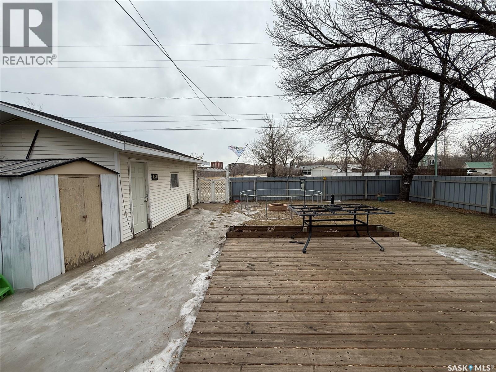 134 Perry Crescent, Estevan, SK - Outdoor