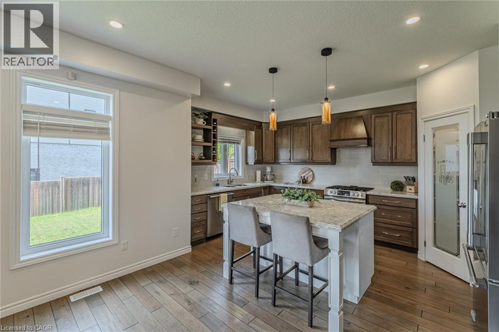 2 Sedge Avenue, Simcoe, ON - Indoor Photo Showing Kitchen With Upgraded Kitchen