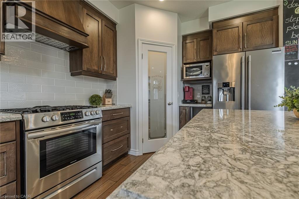 2 Sedge Avenue, Simcoe, ON - Indoor Photo Showing Kitchen With Upgraded Kitchen