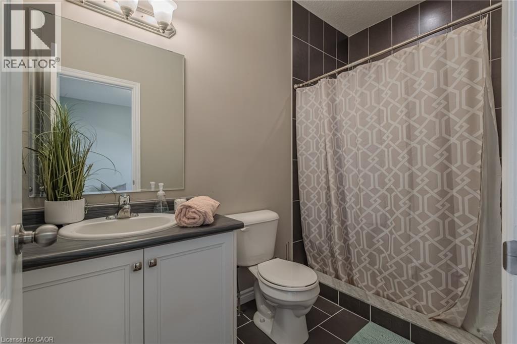 2 Sedge Avenue, Simcoe, ON - Indoor Photo Showing Bathroom