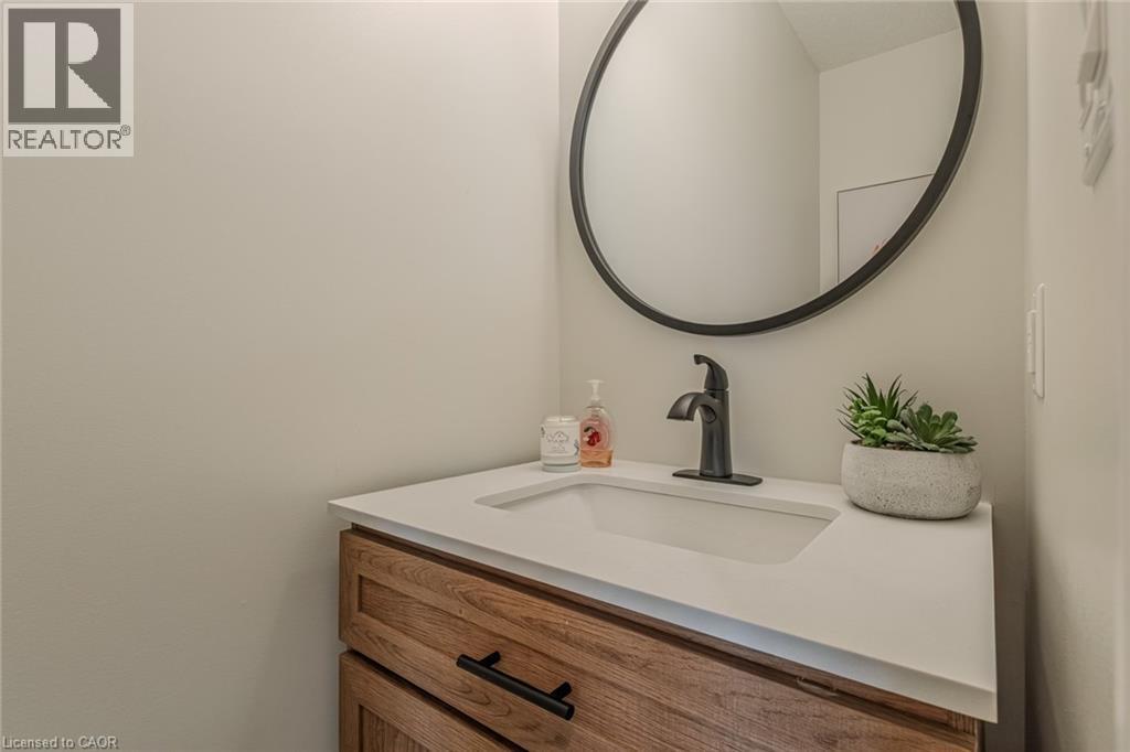 2 Sedge Avenue, Simcoe, ON - Indoor Photo Showing Bathroom