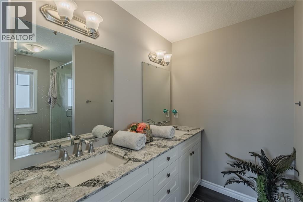 2 Sedge Avenue, Simcoe, ON - Indoor Photo Showing Bathroom