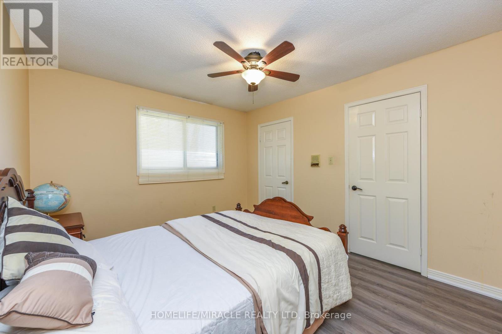 2291 Marzipan Court, Mississauga, ON - Indoor Photo Showing Bedroom
