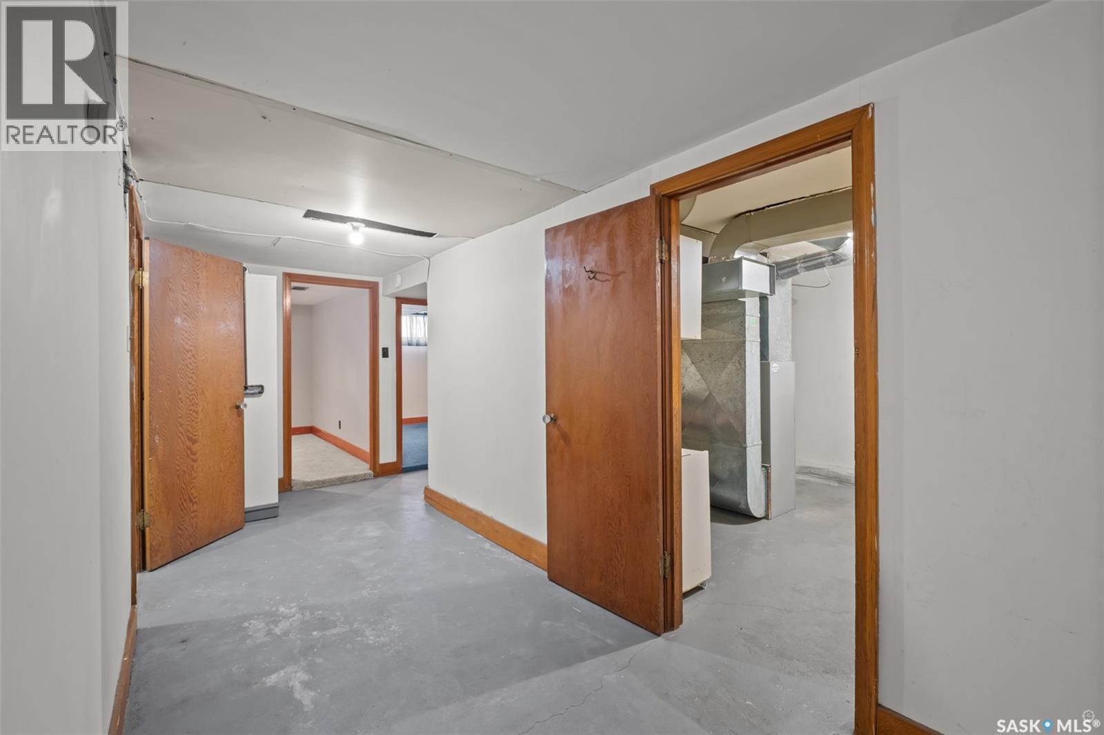 332 11Th Street E, Prince Albert, SK - Indoor