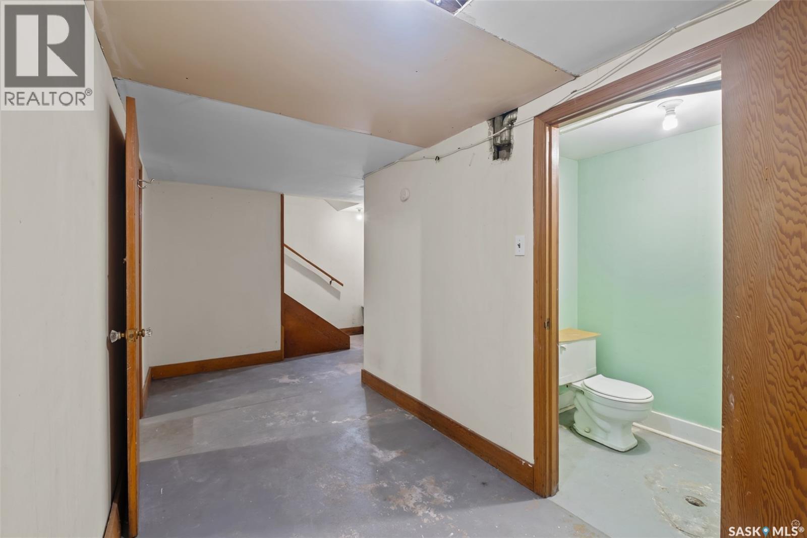 332 11Th Street E, Prince Albert, SK - Indoor