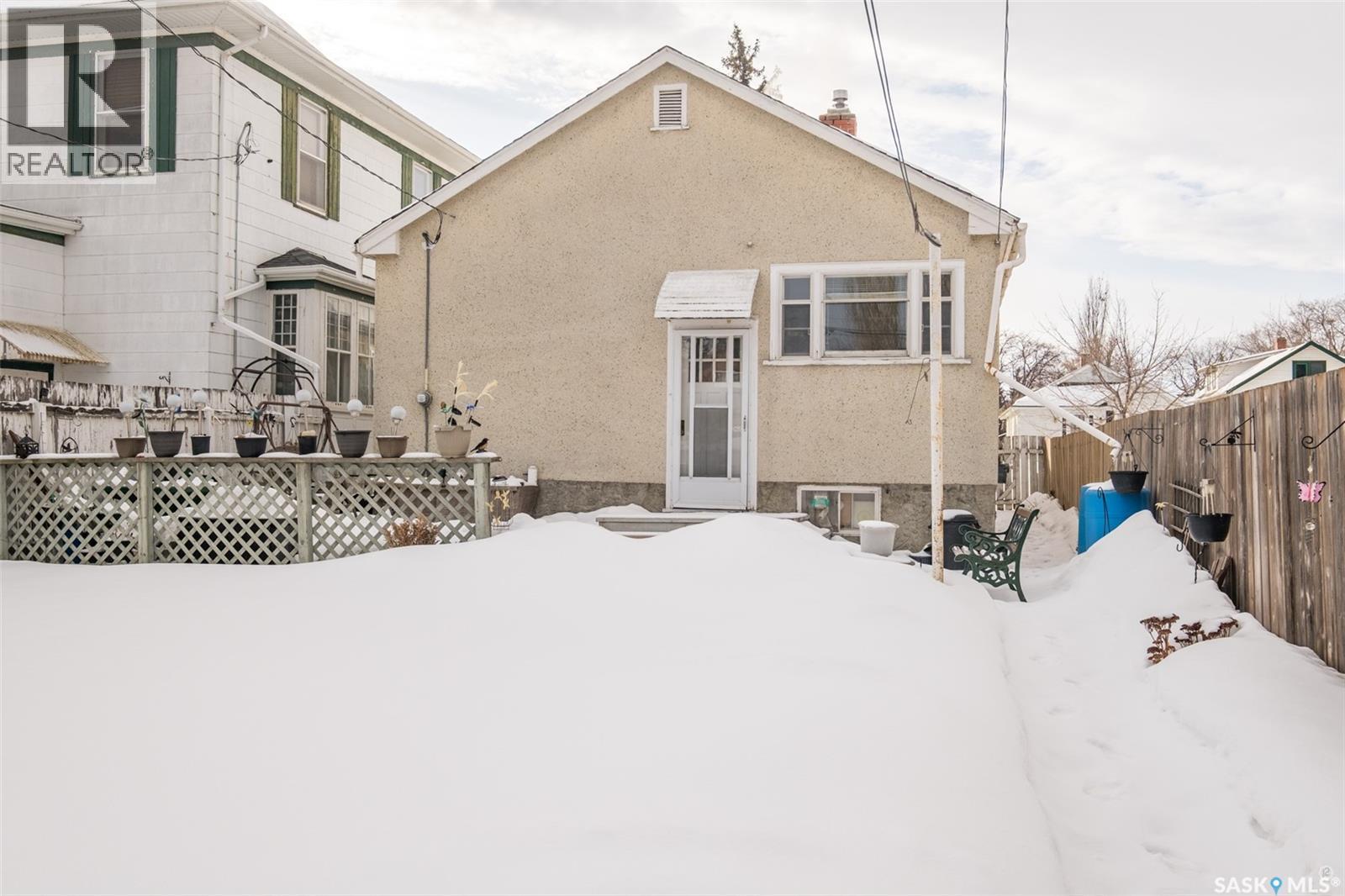 332 11Th Street E, Prince Albert, SK - Outdoor