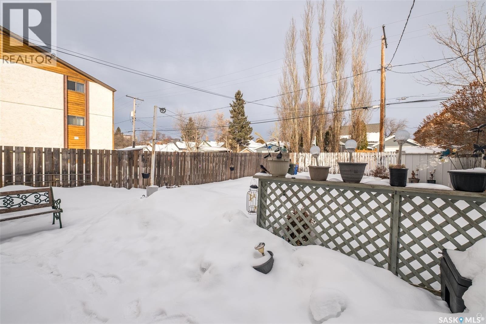 332 11Th Street E, Prince Albert, SK - Outdoor