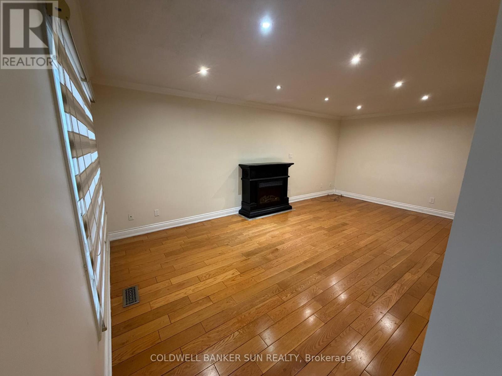 1622 Bristol Road W, Mississauga, ON - Indoor