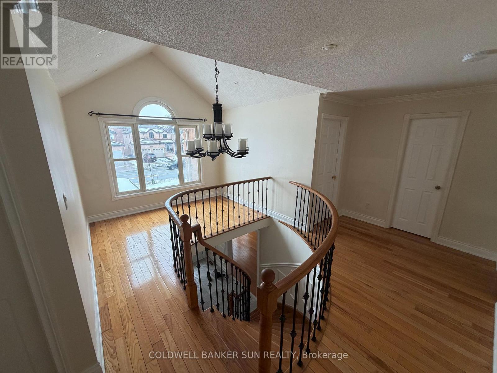 1622 Bristol Road W, Mississauga, ON - Indoor