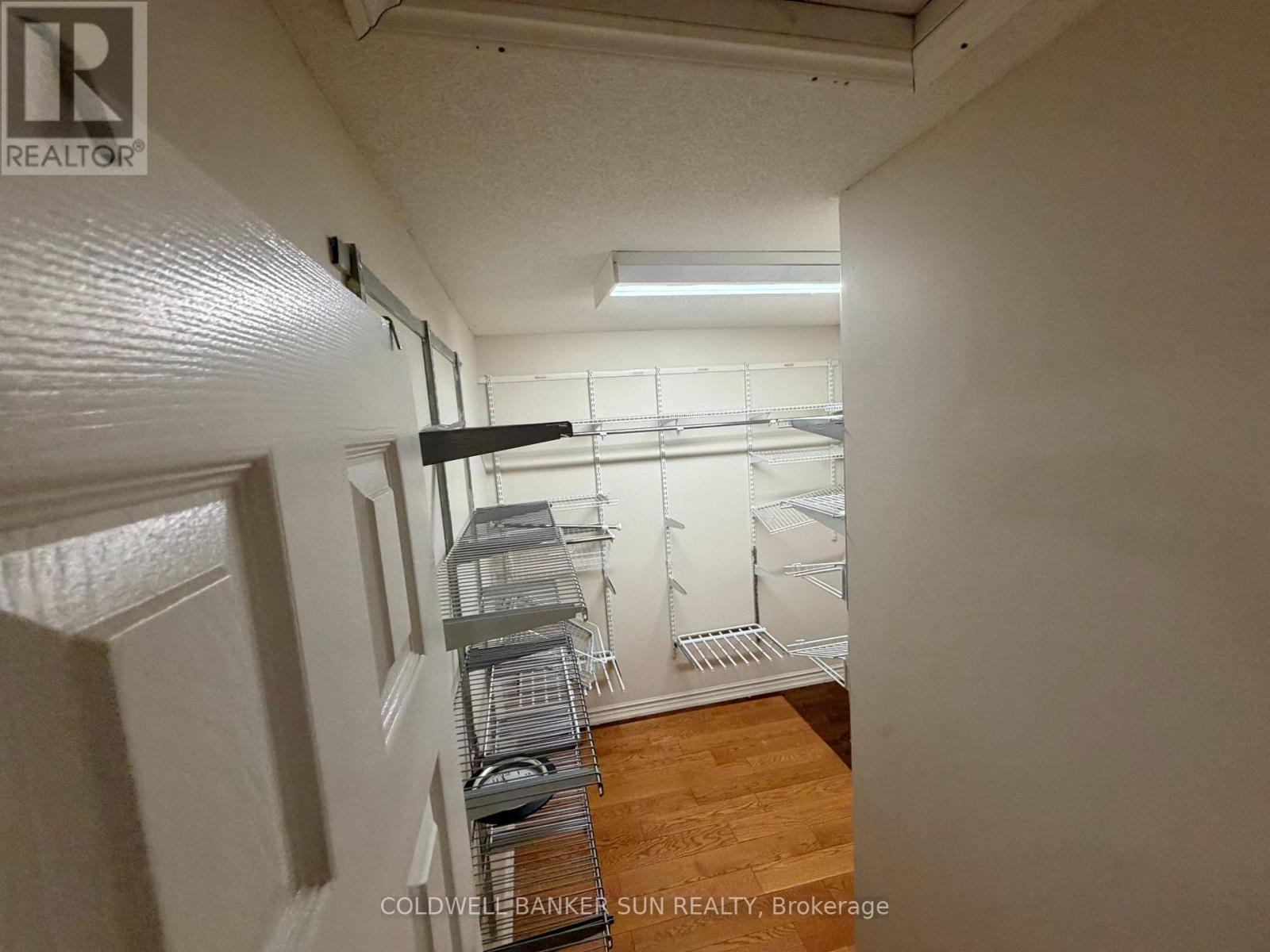 1622 Bristol Road W, Mississauga, ON - Indoor