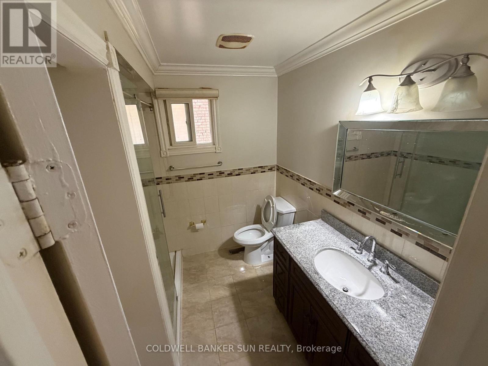 1622 Bristol Road W, Mississauga, ON - Indoor Photo Showing Bathroom