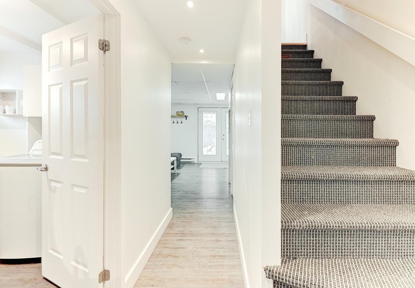Staircase - 4587 Rue Du Calembour, Sherbrooke (Brompton/Rock Forest/Saint-Élie/Deauville), QC - Indoor Photo Showing Other Room