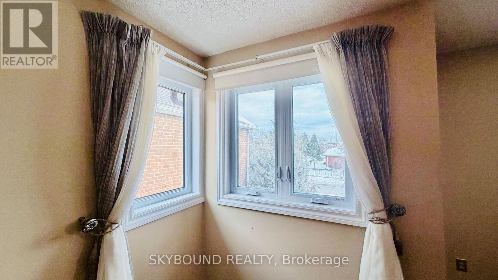 449 Mallorytown Avenue, Mississauga, ON - Indoor Photo Showing Other Room