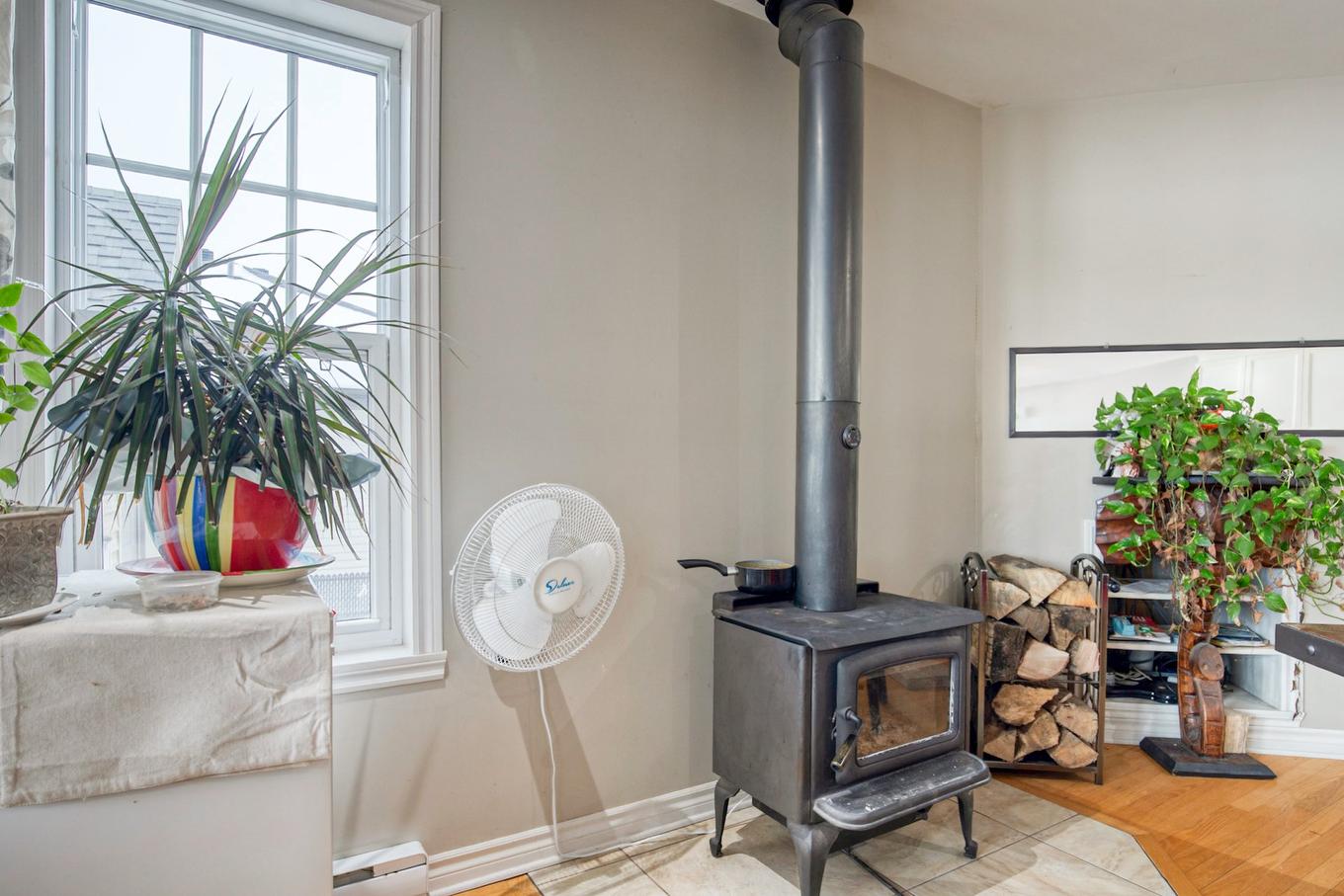 Salle à manger - 2-191 25E Rue O., Venise-En-Québec, QC - Indoor Photo Showing Other Room With Fireplace